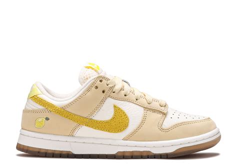 wmns dunks low lemon drop